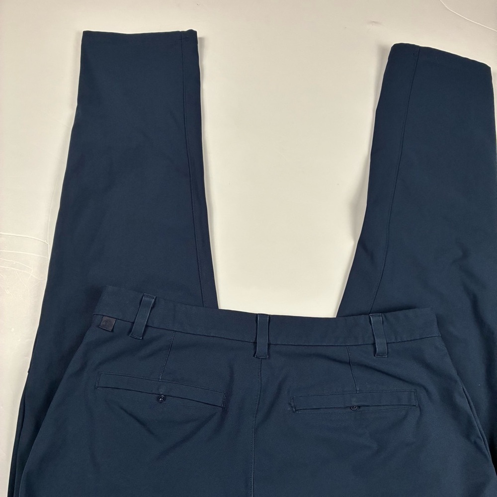 003 - MENS LULULEMON NAVY BLUE SIZE 33 PANTS